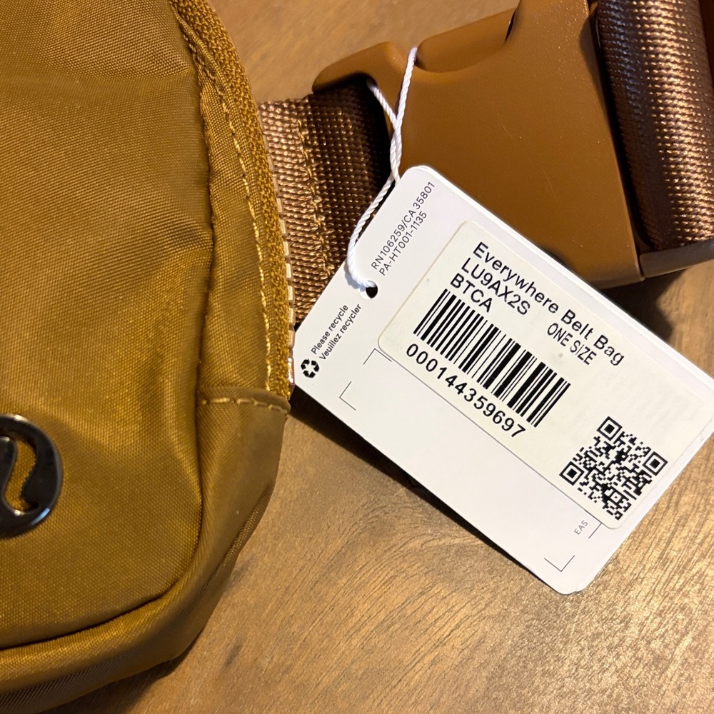Lululemon Everywhere Belt Bag